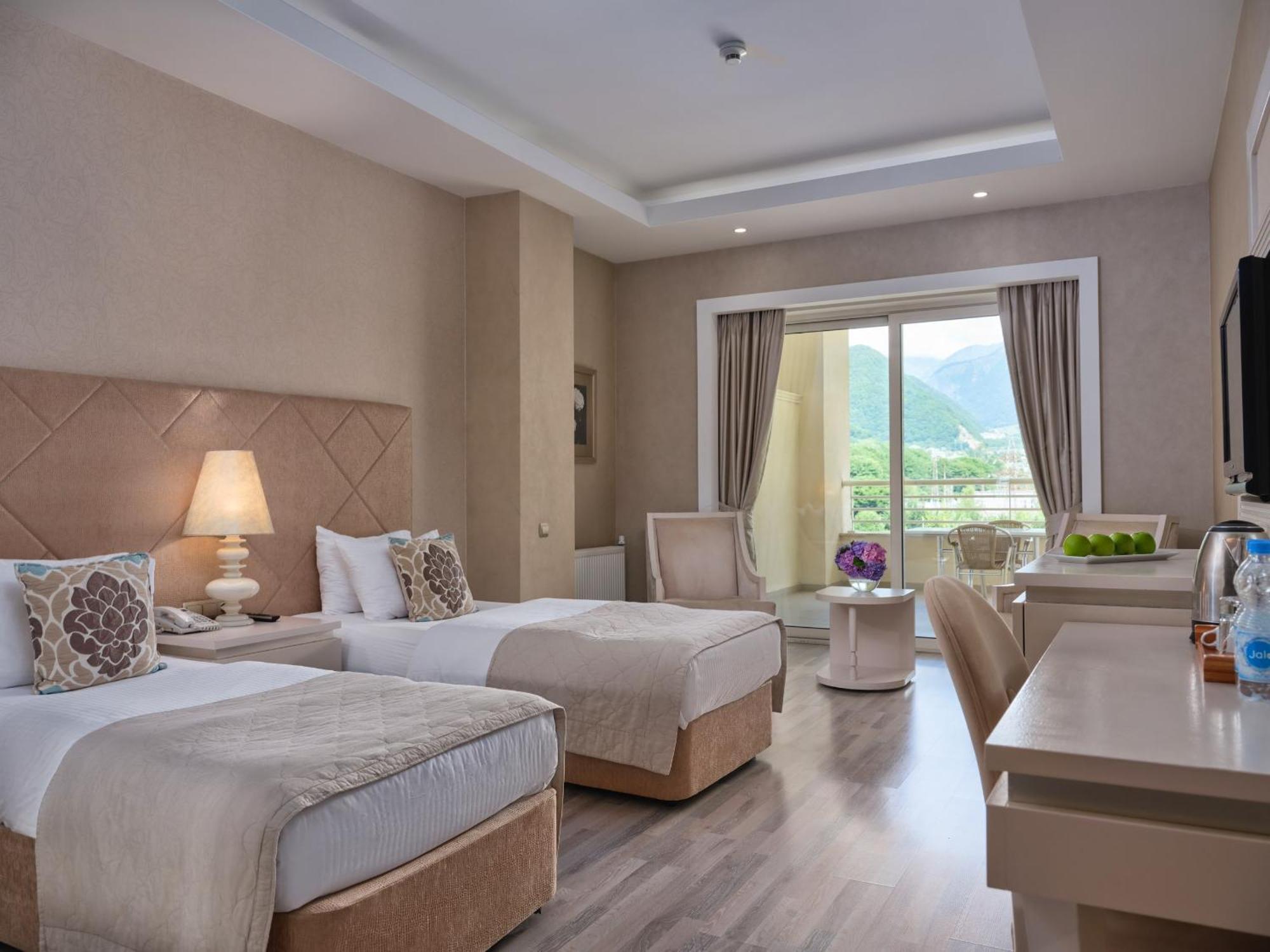 Qafqaz Riverside Hotel Gabala Eksteriør bilde Deluxe Room