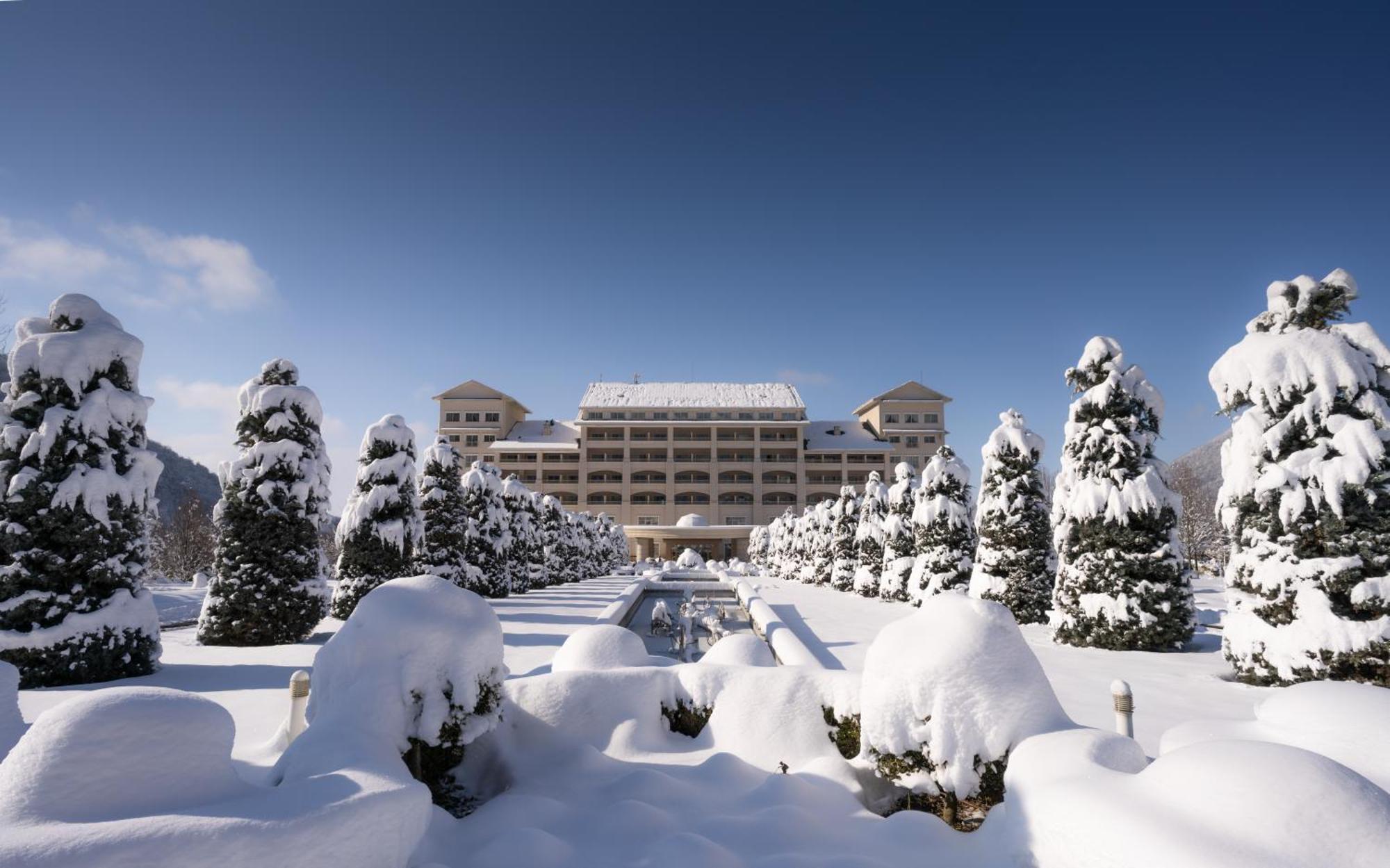 Qafqaz Riverside Hotel Gabala Eksteriør bilde The Omni Grove Park Inn