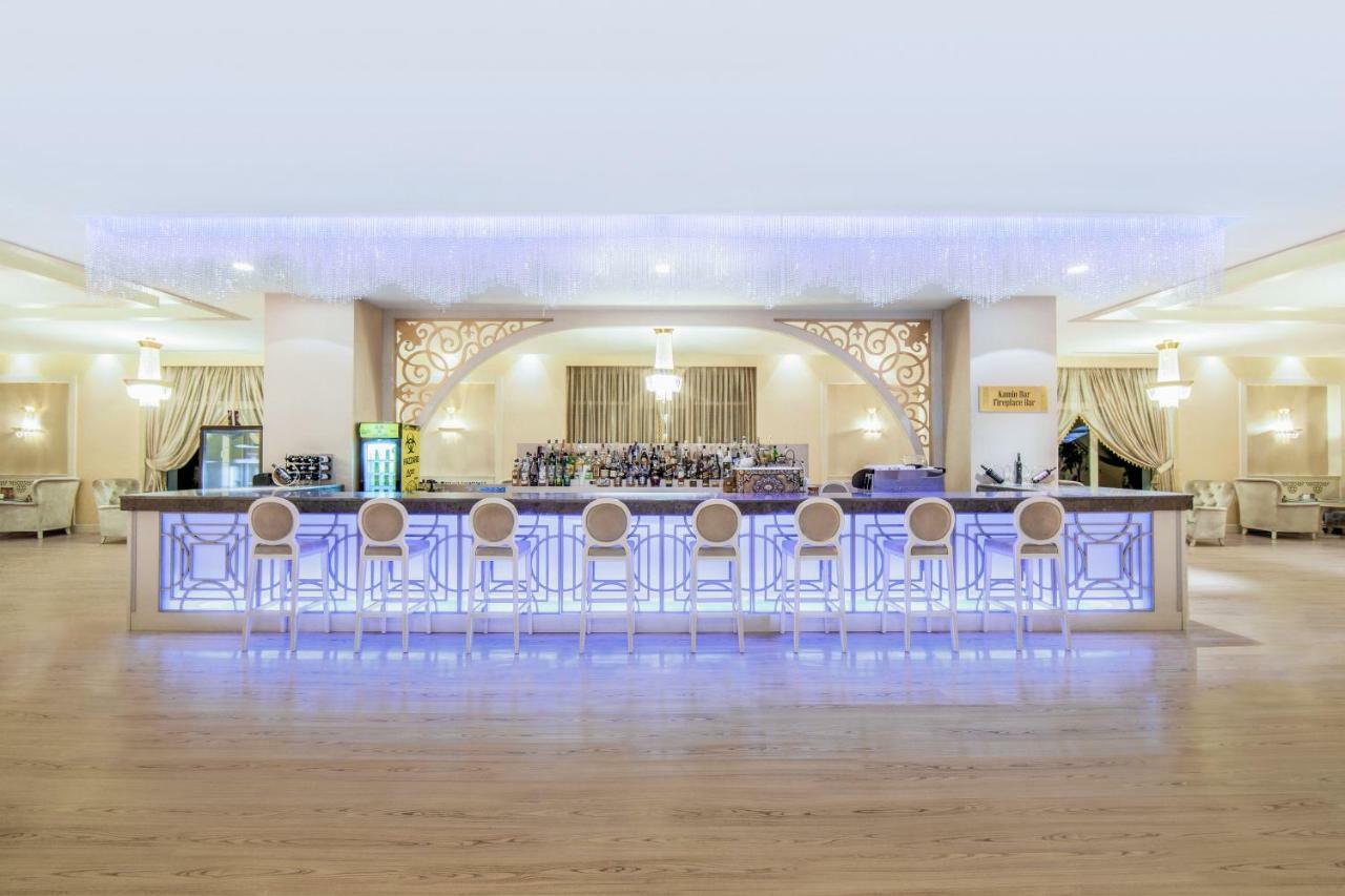 Qafqaz Riverside Hotel Gabala Eksteriør bilde The bar at the airport